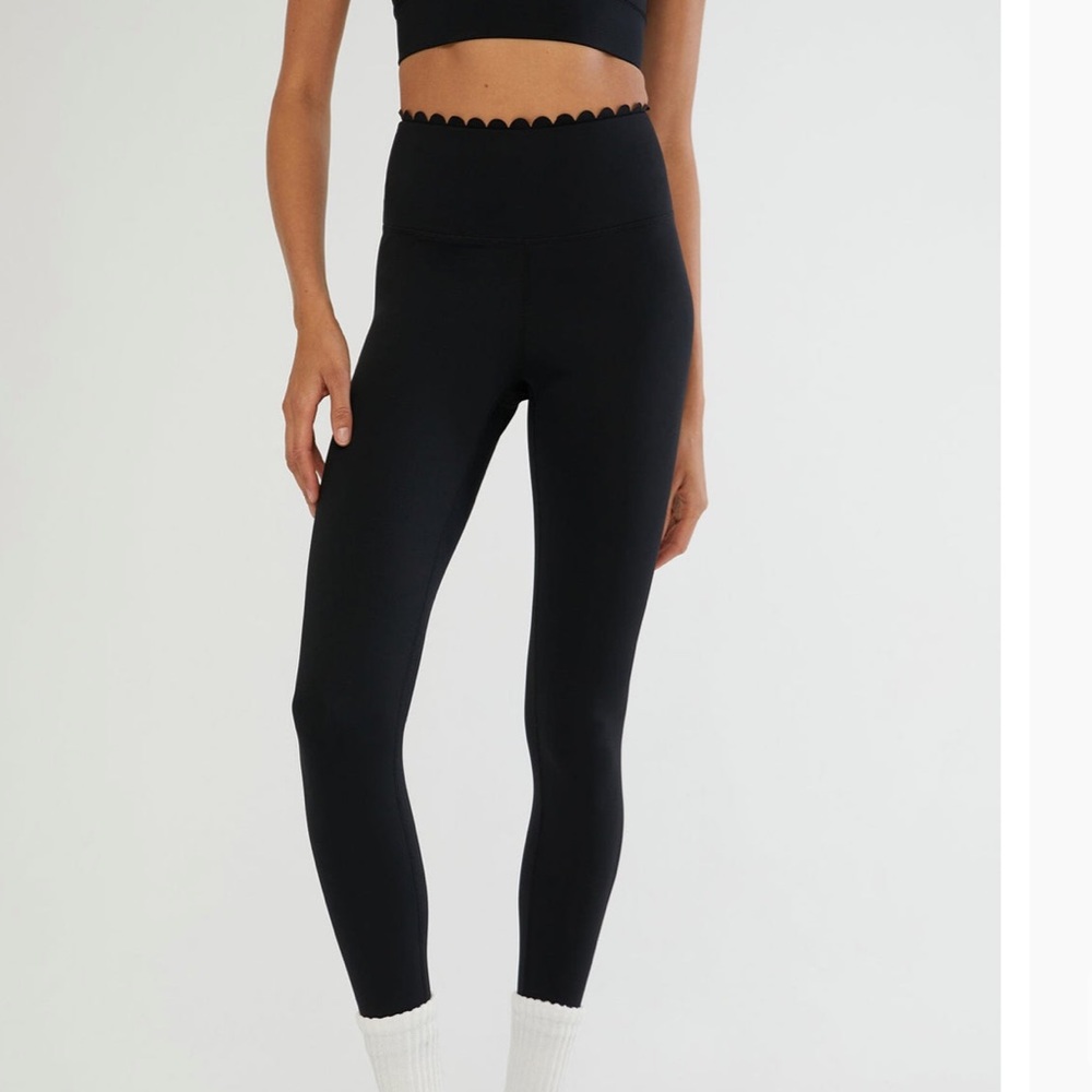 IVL black scalloped leggings